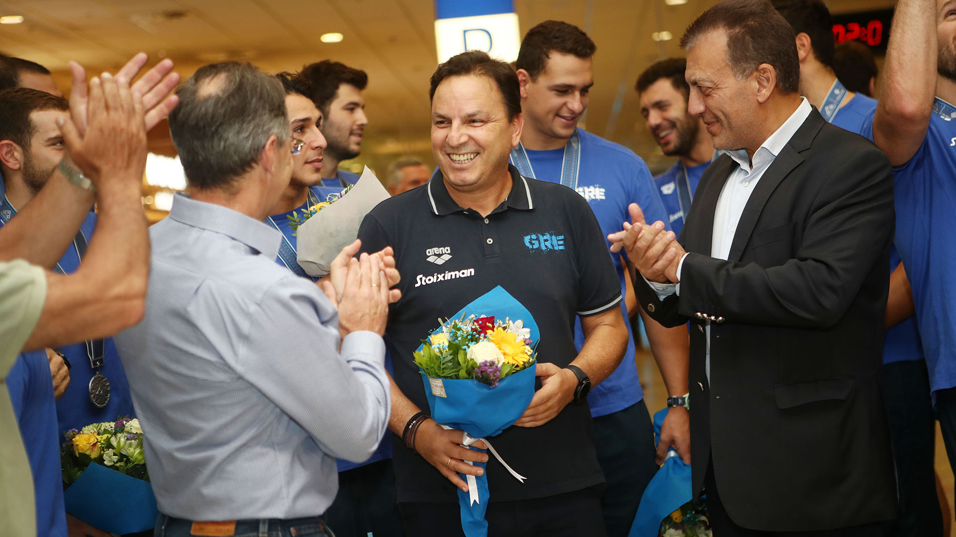 Θριαμβευτική υποδοχή στην «ασημένια» Εθνική πόλο-1