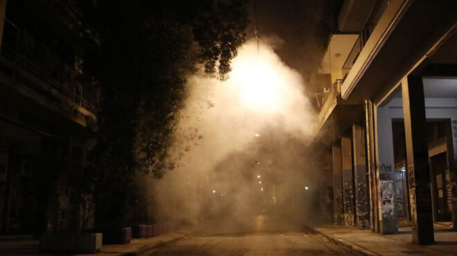 εξάρχεια-επίθεση-με-μολότοφ-εναντίον-562501273