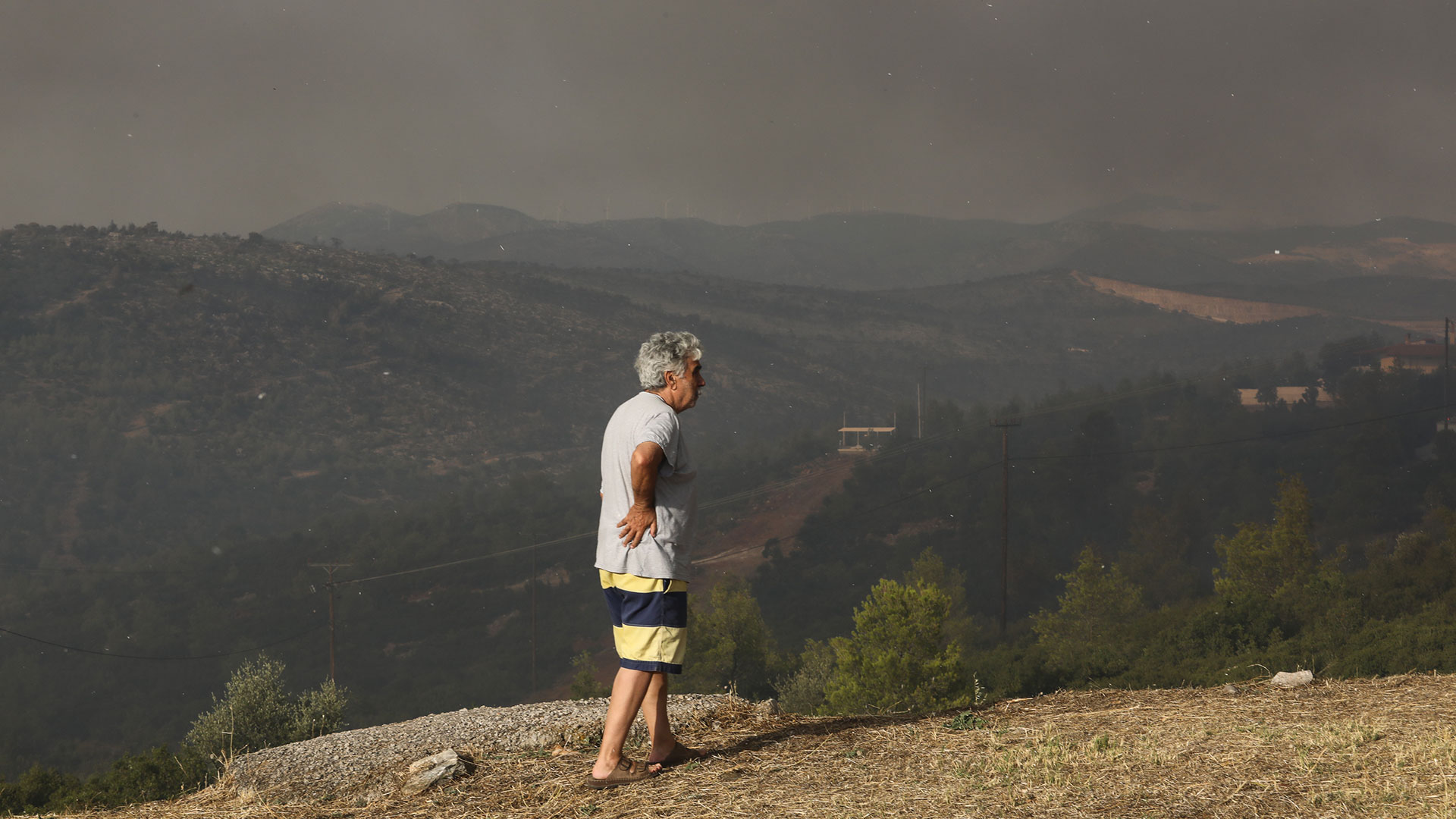 Μάχη με τα πύρινα μέτωπα σε Δυτική Αττική, Λακωνία, Ρόδο – Μηνύματα από 112 για εκκενώσεις οικισμών-7