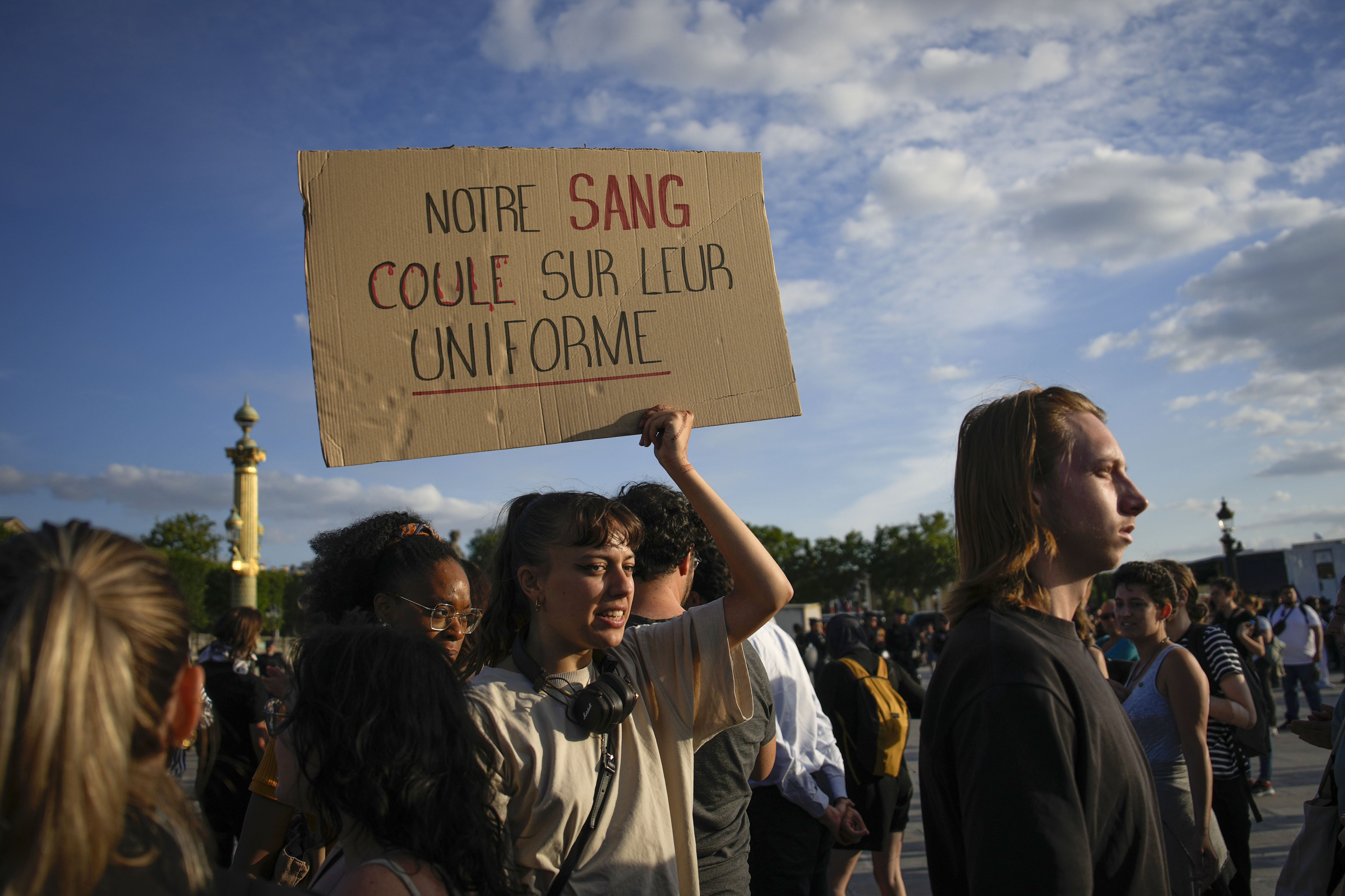 Γαλλία: Ο ρόλος των social media στα βίαια επεισόδια-4
