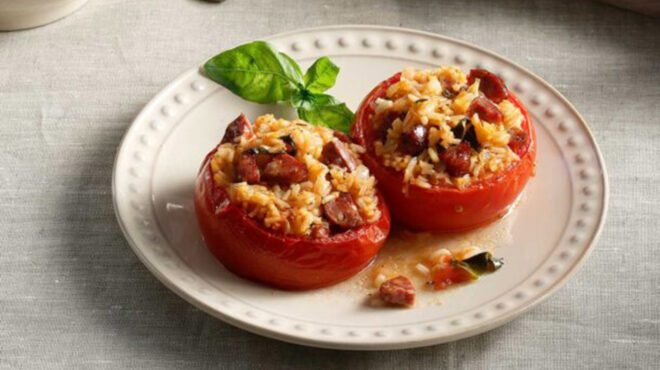 ντομάτεs-γεμιστέs-με-ρύζι-χωριάτικο-λου-562516747