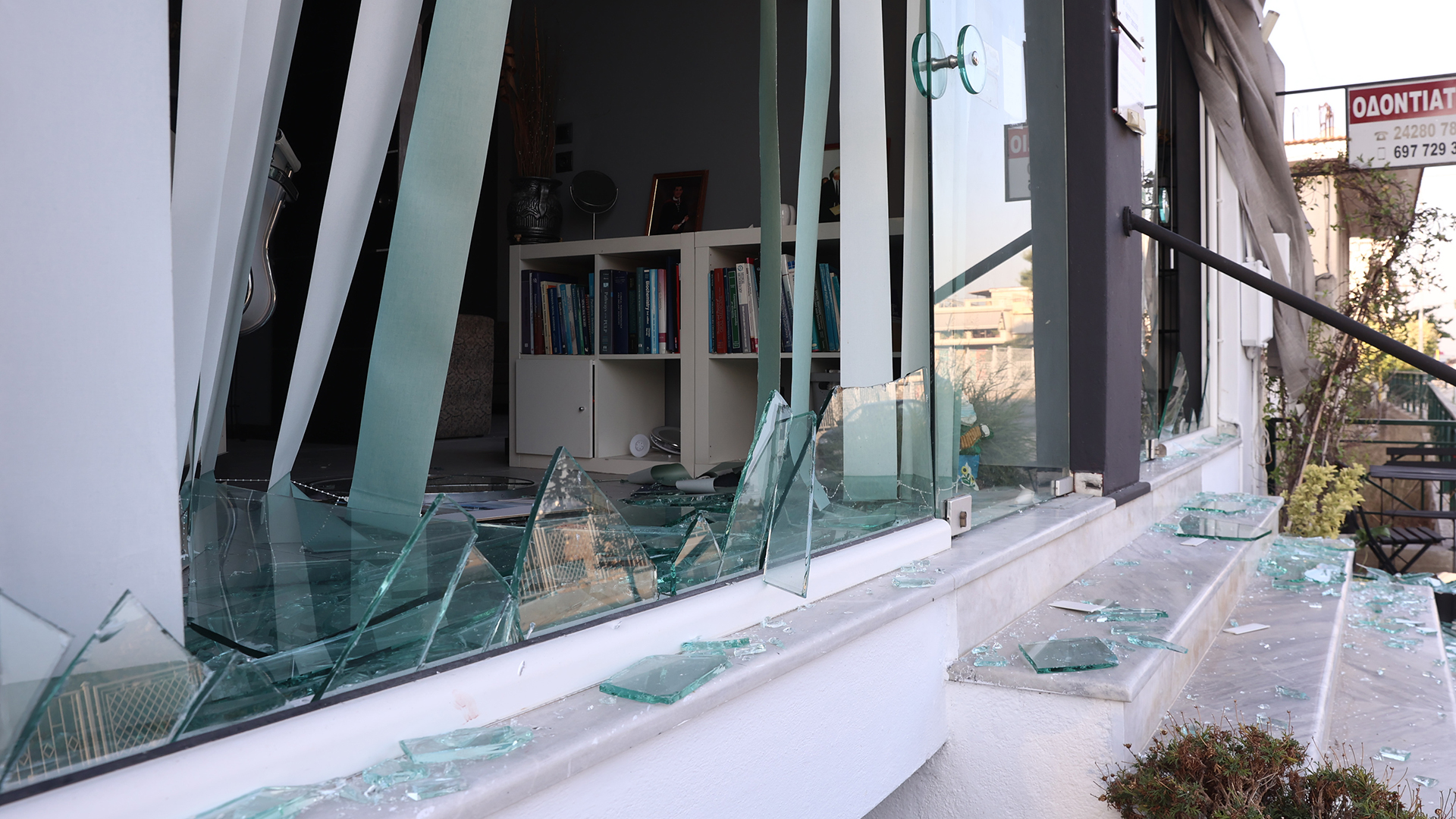 «Σαν να βιώνεις πόλεμο»: H επόμενη μέρα στη Νέα Αγχίαλο-3