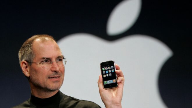 τιμή-ρεκόρ-για-σπάνιο-iphone-πρώτης-γενιάς-562526314