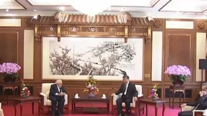 ο-σι-τζινπίνγκ-υποδέχθηκε-τον-παλιό-φ-562530421