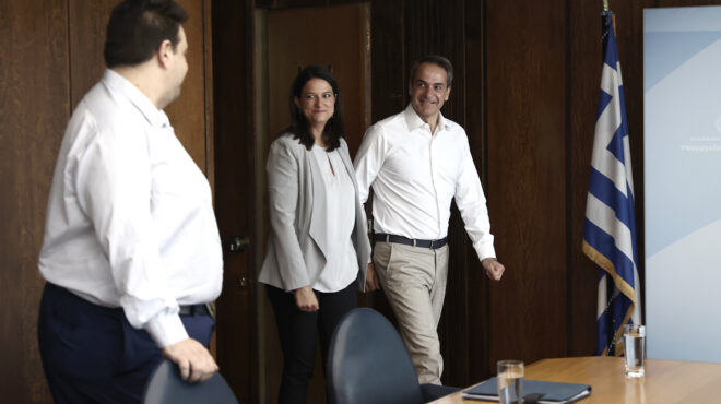 στο-υπουργείο-εσωτερικών-ο-κυριάκος-μ-562518745