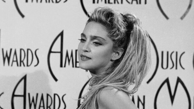 η-βασίλισσα-δεν-μένει-πια-εδώ-562536064