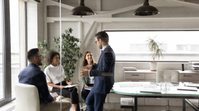 η-γενιά-ζ-γυρίζει-την-πλάτη-στην-ανώτατ-562524094