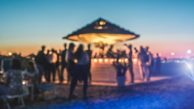 πάτρα-γνωστό-beach-bar-έκανε-κατάληψη-σε-πα-562505551