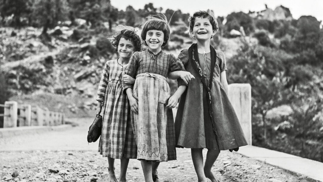 τα-βλέμματα-που-απαθανάτισαν-την-ελλά-562512577