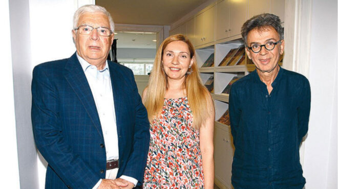 η-ανδρος-τιμά-τον-χρόνη-μπότσογλου-με-μ-562508854