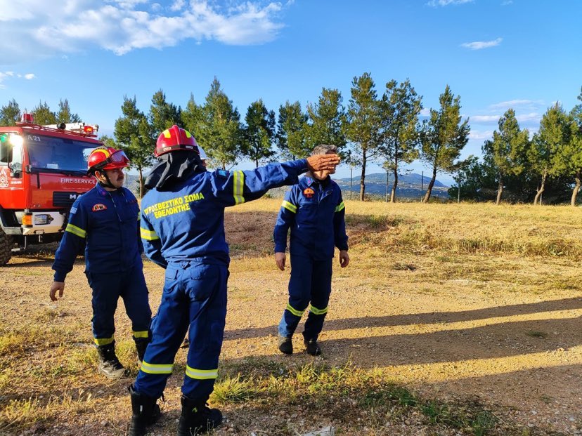 Φωτιά: «Για εμάς τους εθελοντές το κάθε σπίτι που καίγεται είναι και δικό μας»-3