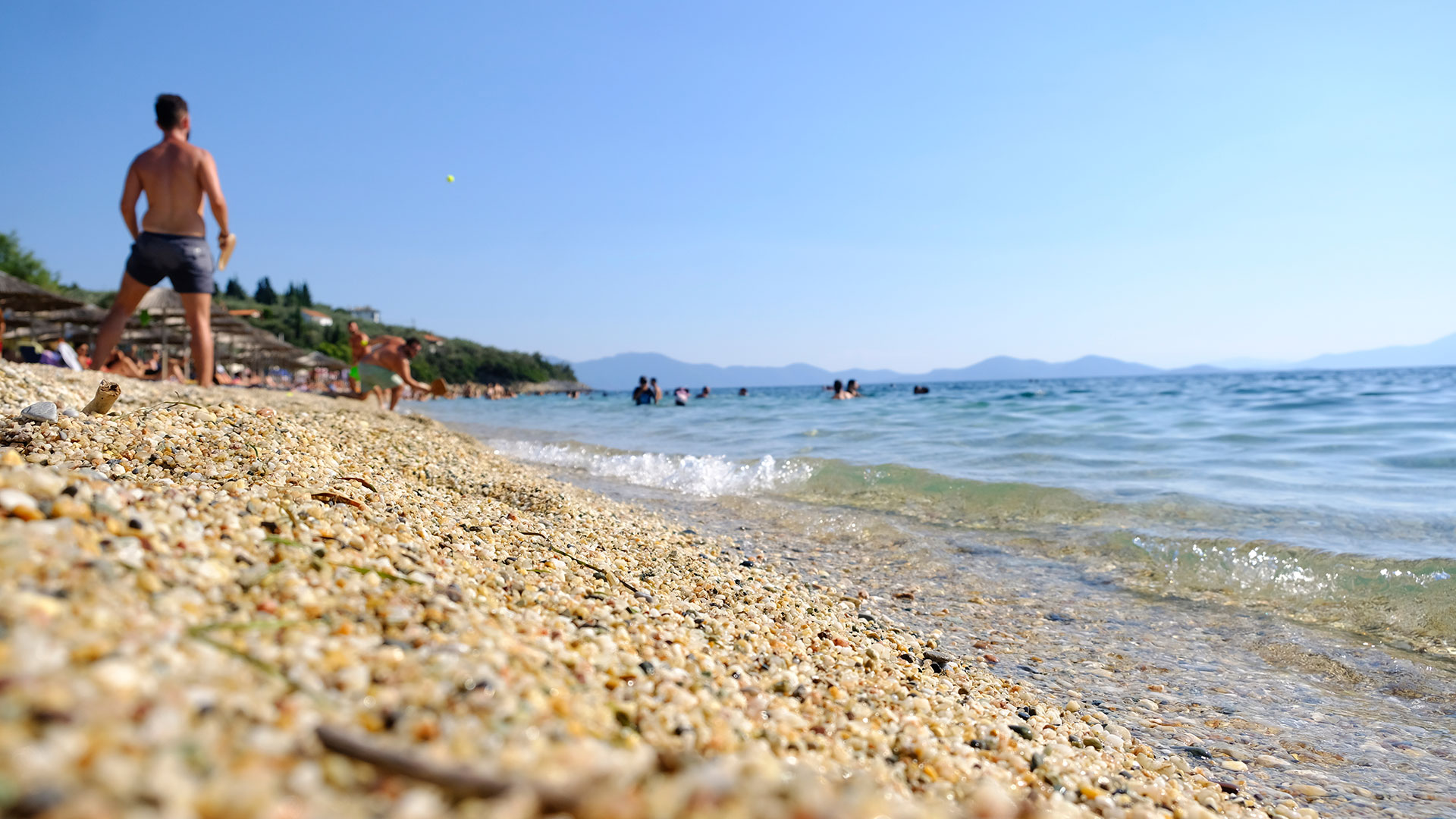 Η «αναρχία» της παραλίας: Οι ξυλορακέτες και το μπαλάκι… των ευθυνών-1