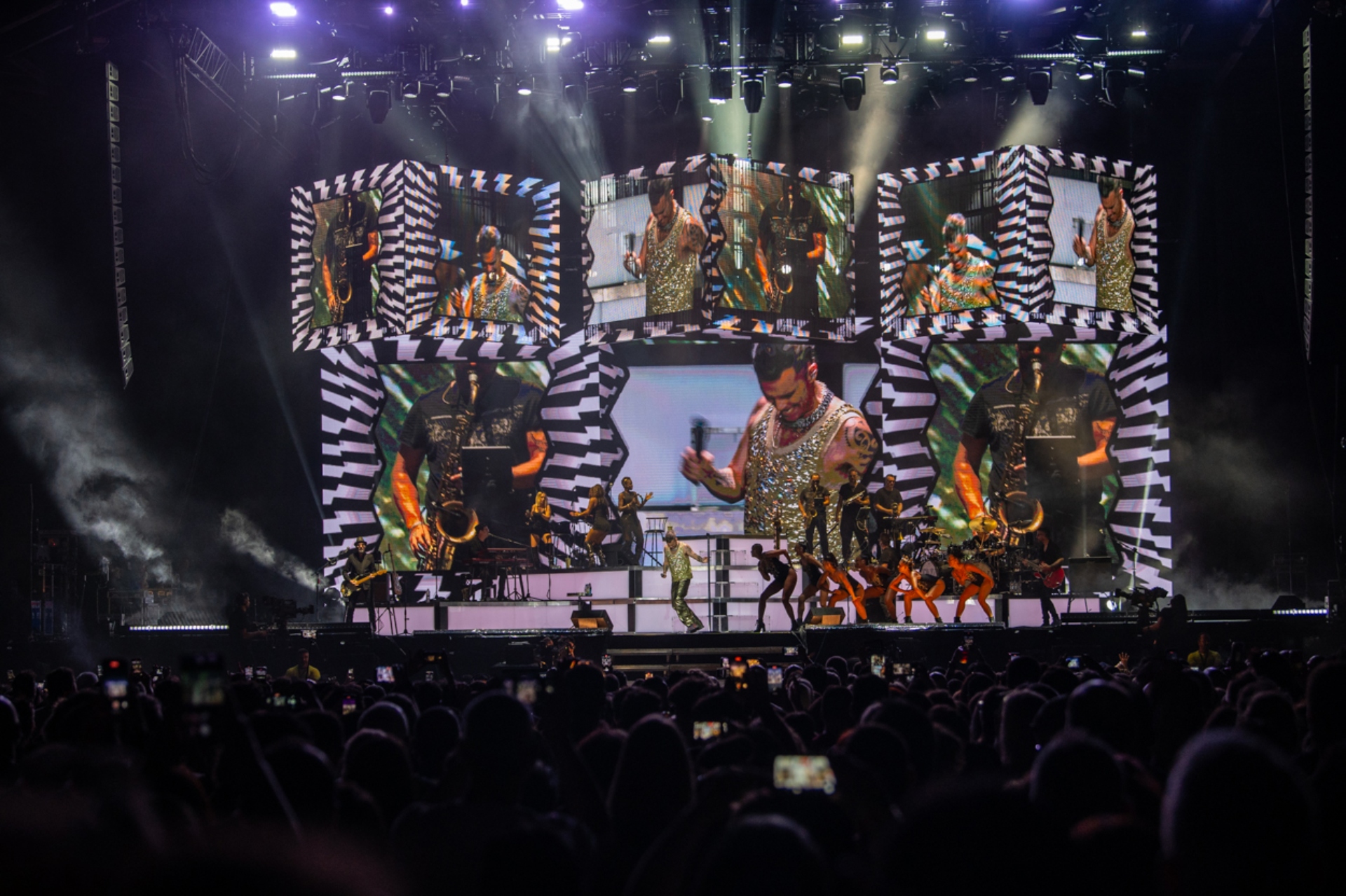 Ο Ρόμπι Γουίλιαμς τραγούδησε για τον Δημήτρη, την Ρία και κάθε έναν από εμάς-3