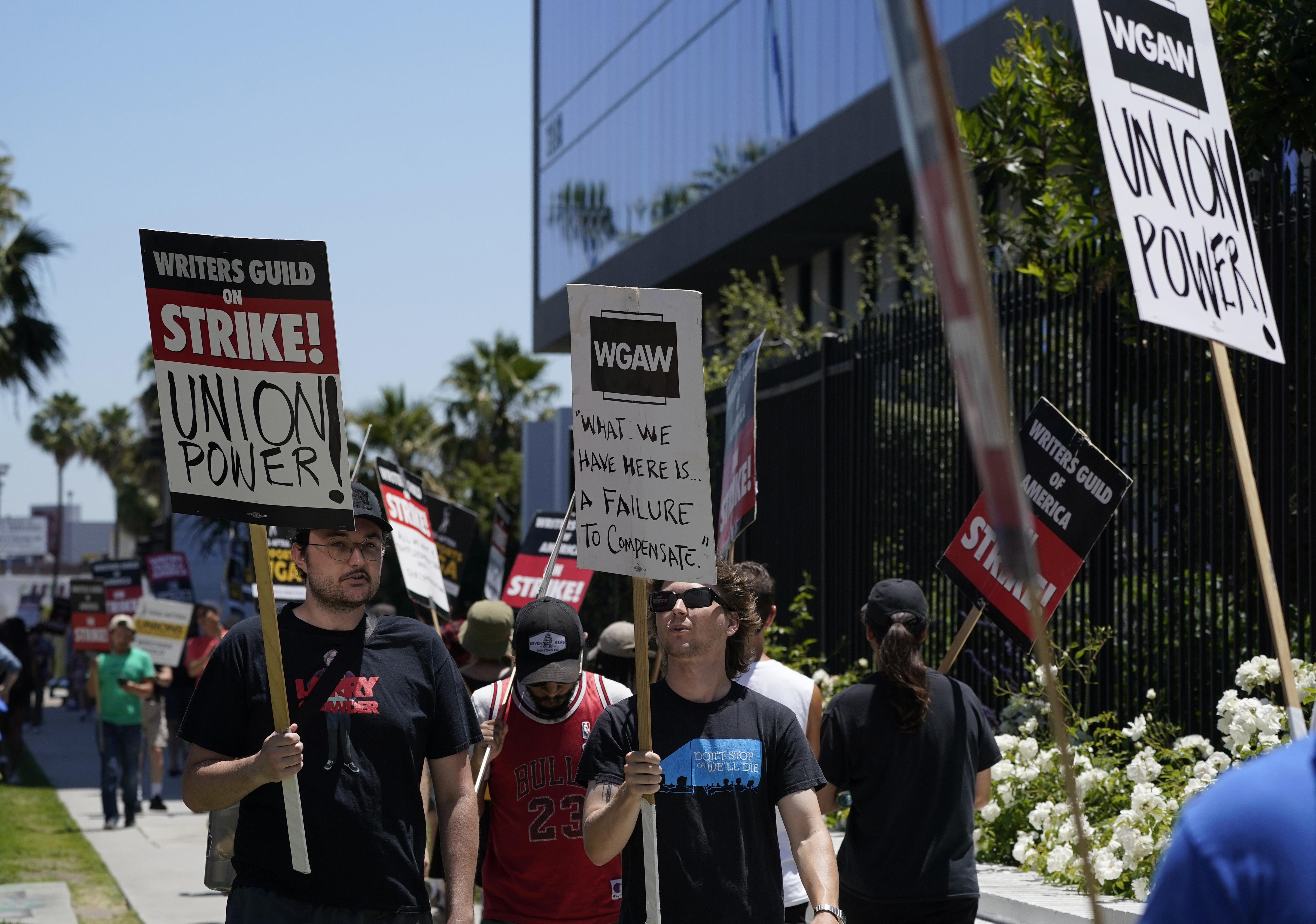 Το Χόλιγουντ λίγο πριν… το παγόβουνο;-1
