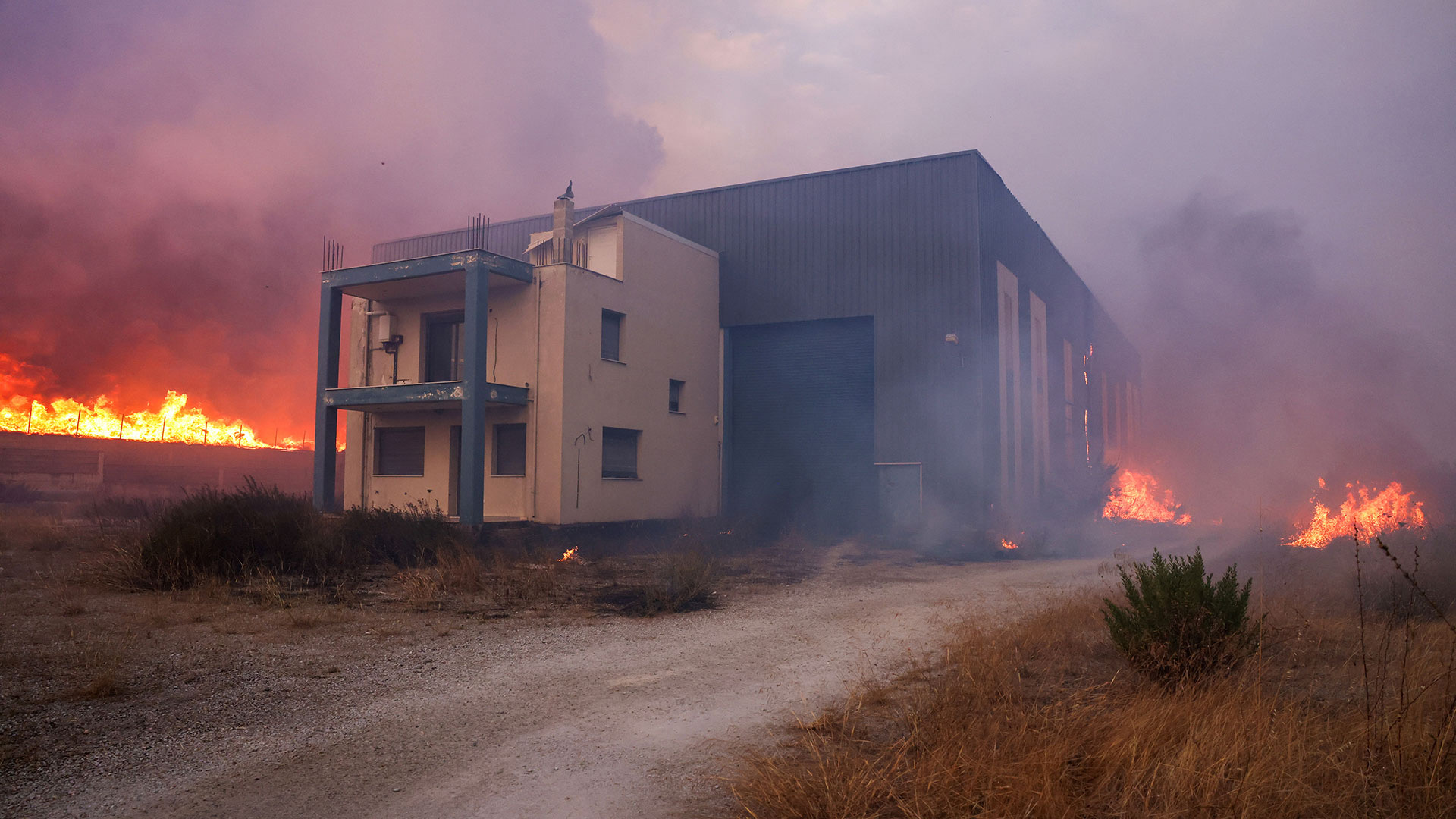 Φωτιές στις πόλεις: «Στις ακραίες συνθήκες δεν είμαστε ασφαλείς πουθενά»-2