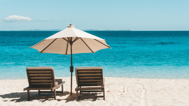 στην-παραλία-με-κράτηση-562505614