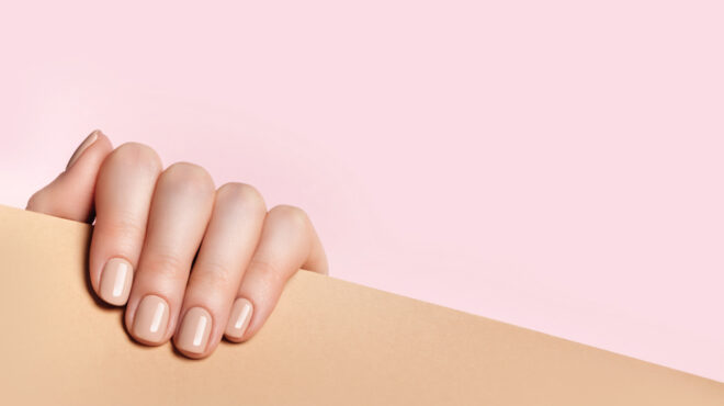 naked-nails-είναι-το-πιο-elegant-μανικιούρ-του-καλοκαι-562529122