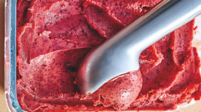 σορμπέ-κεράσι-με-αμαρέτο-562512319