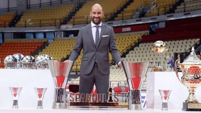 ολυμπιακός-με-την-αρμάνι-μιλάνο-το-παι-562509481