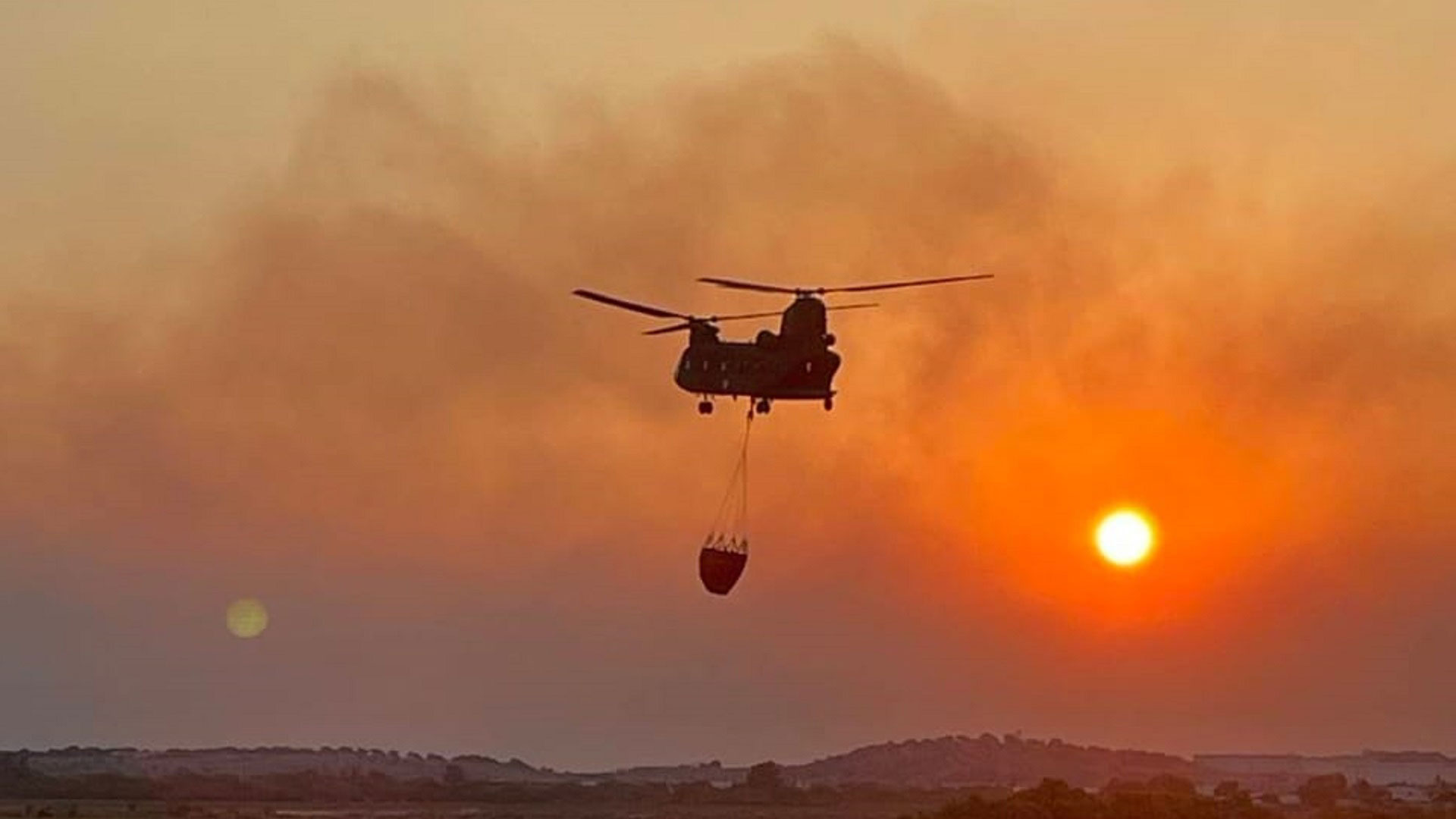 Πυρκαγιές: Η μάχη των Ενόπλων Δυνάμεων με τις φλόγες (εικόνες)-4
