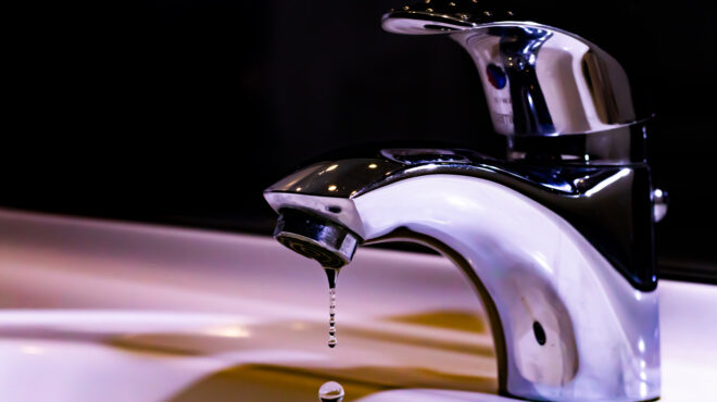 ηπα-σχεδόν-τα-μισά-δείγματα-νερού-βρύσ-562509328