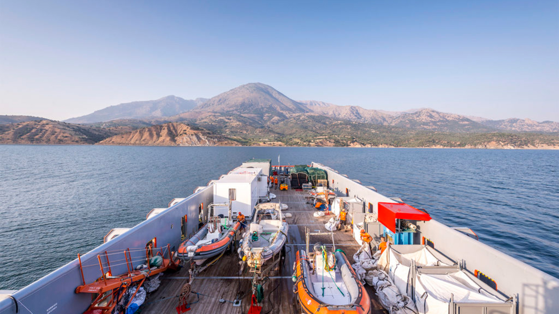 Ο «Τυφώνας» του Κοινωφελούς Ιδρύματος Αθανάσιος Κ. Λασκαρίδης καθάρισε τις ακτές της Σάμου-3