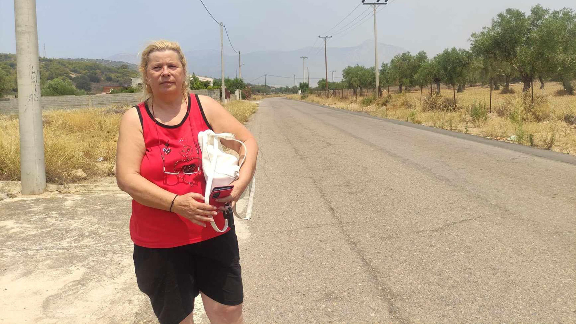 Πυρκαγιές: «Το σπίτι μου είναι δίπλα στη φωτιά, είμαι σίγουρη ότι θα καεί»-2