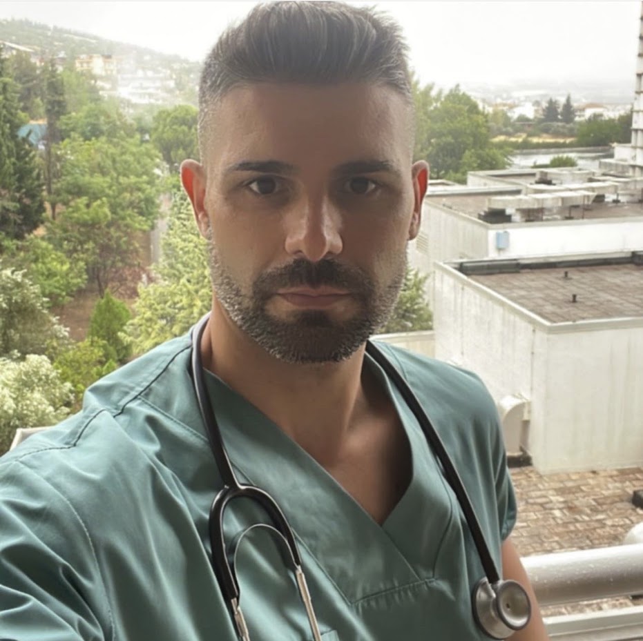 Το πρωί υπαρχιφύλακας, το βράδυ φοιτητής Ιατρικής-2