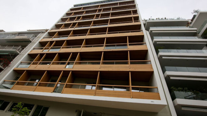 λουκέτο-στο-ξενοδοχείο-της-μπλε-κέ-562520713