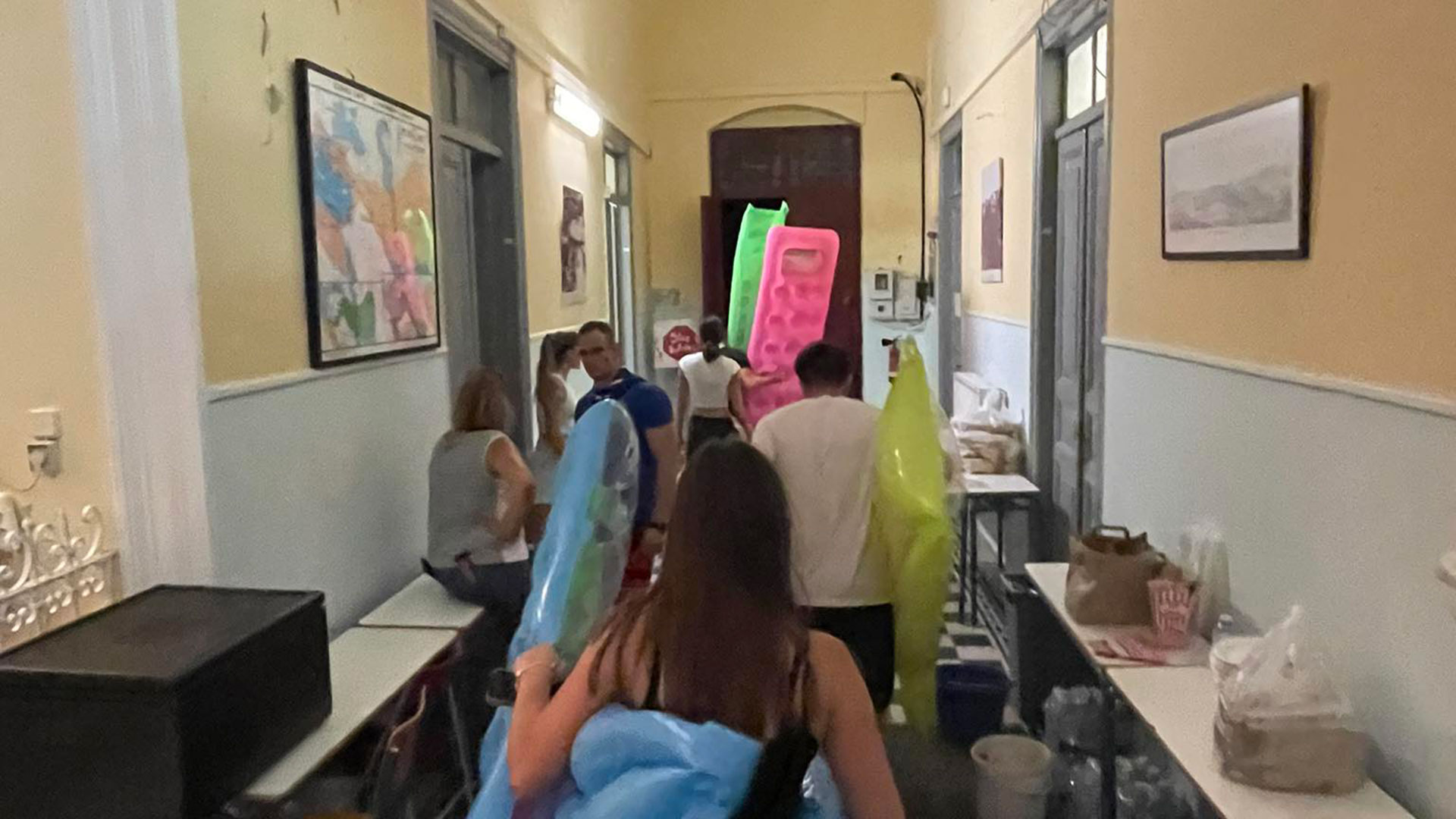 Ρόδος: Το συγκινητικό κύμα αλληλεγγύης και το «ευχαριστώ» των τουριστών-11