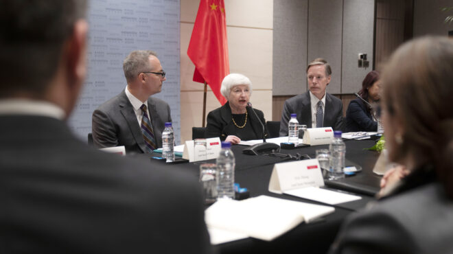 η-γέλεν-δηλώνει-ανήσυχη-για-τους-νέο-562509052