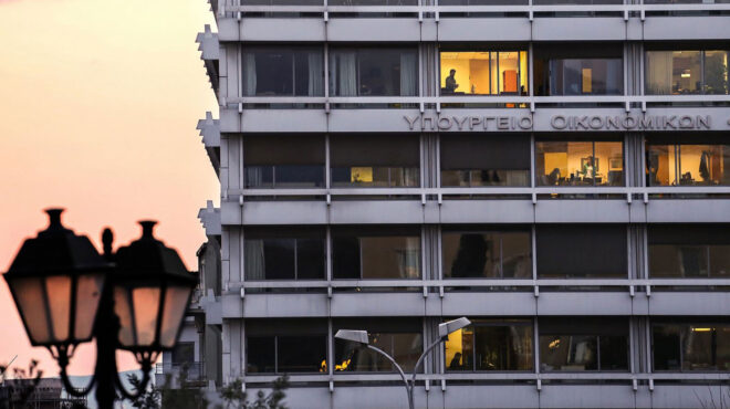 πόσο-αυξάνονται-μισθοί-επιδόματα-στο-562515649