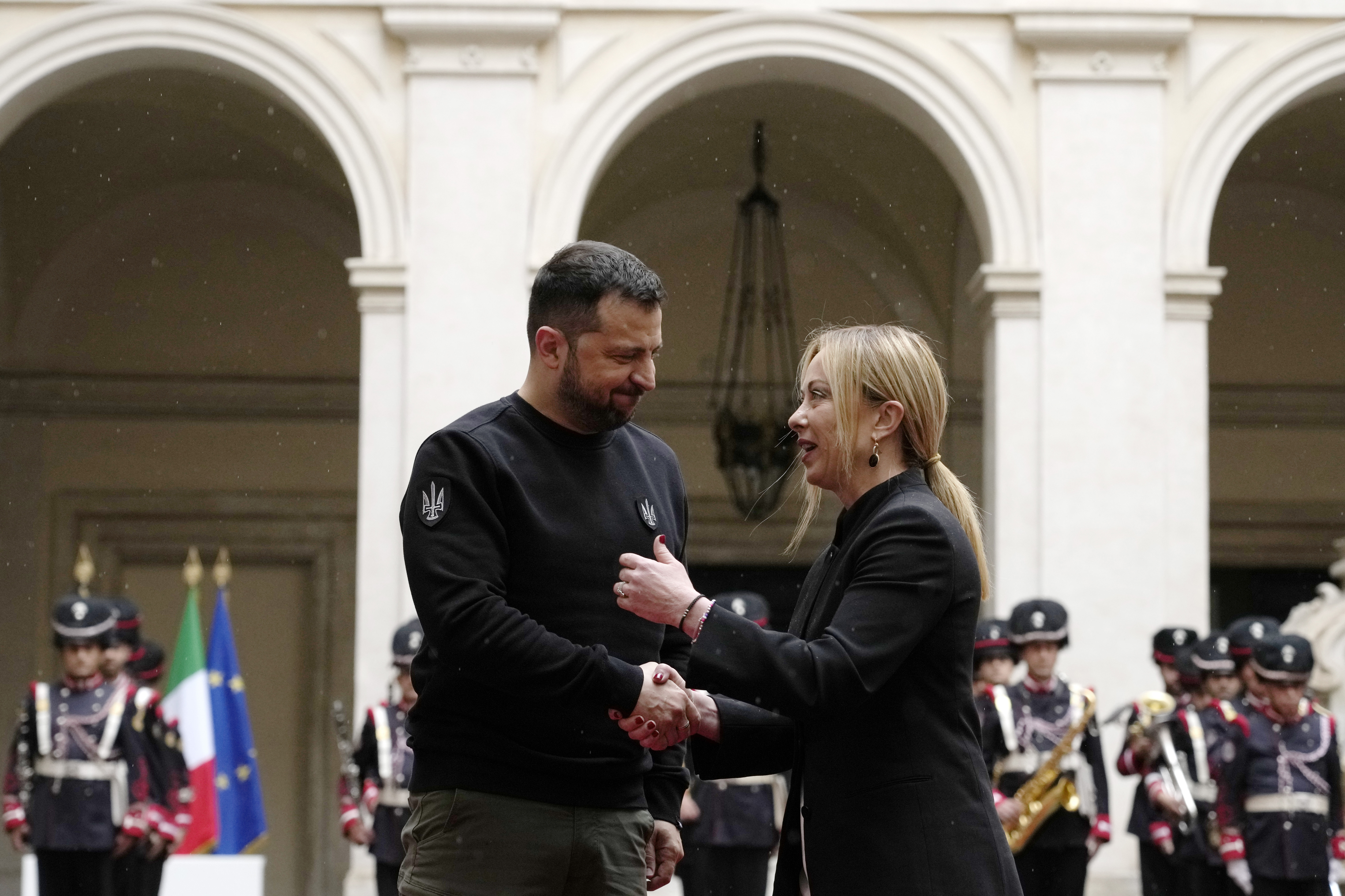 Tζόρτζια Μελόνι: Γιατί γίνεται η «ακροδεξιά εξαίρεση» στον Λευκό Οίκο-3