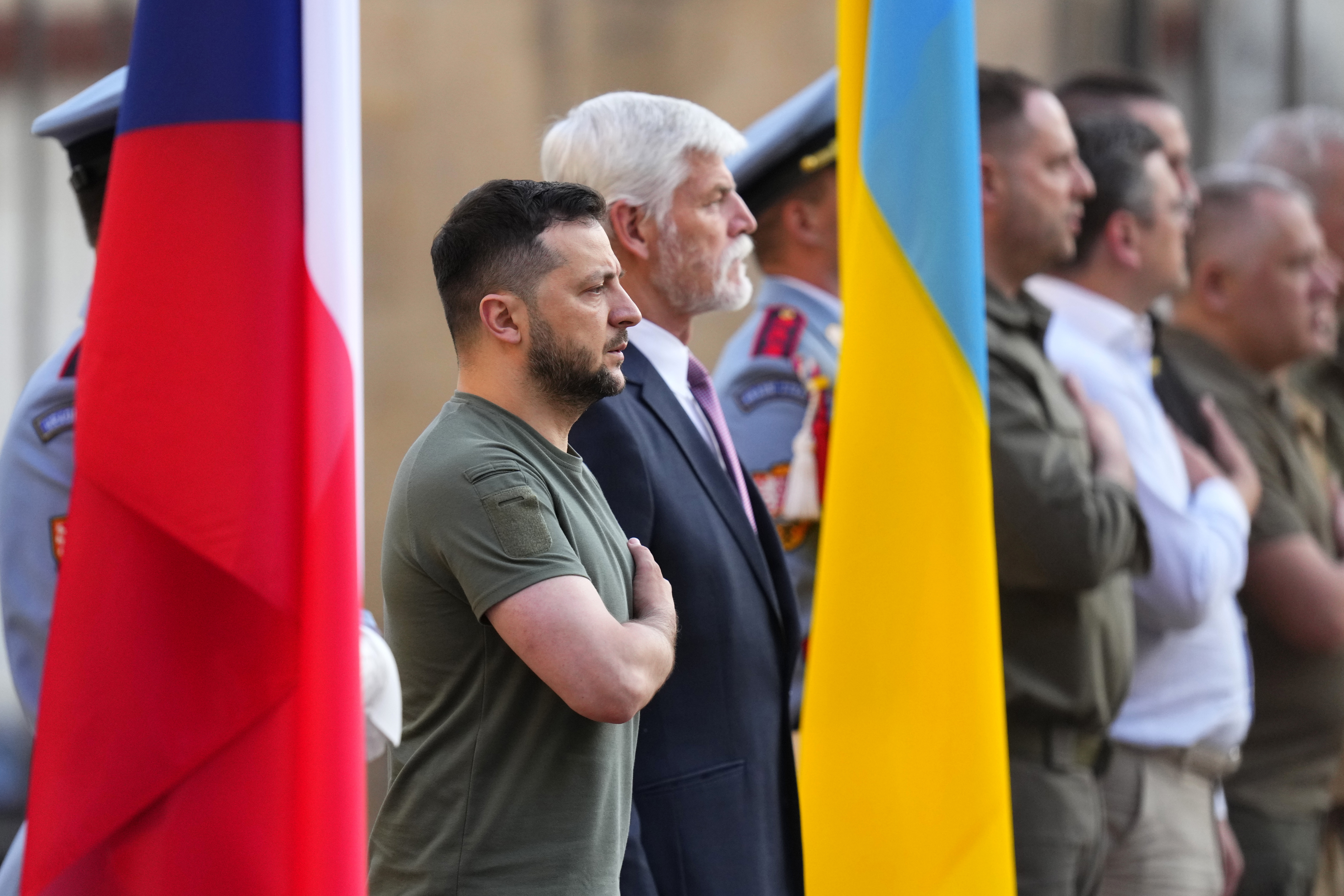 «Συγκεκριμένα βήματα» για ένταξη στο ΝΑΤΟ αναμένει ο Ζέλενσκι στο Σύνοδο του Βίλνιους-1