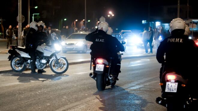 νύχτα-έντασης-στην-παραλιακή-με-κόντρ-562591702