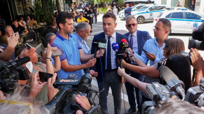 λάρισα-ο-52χρονος-έσυρε-την-αστυνομικό-562558450