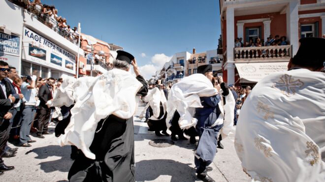 η-τήνος-πίσω-από-τον-καθρέφτη-των-σόσια-562563799