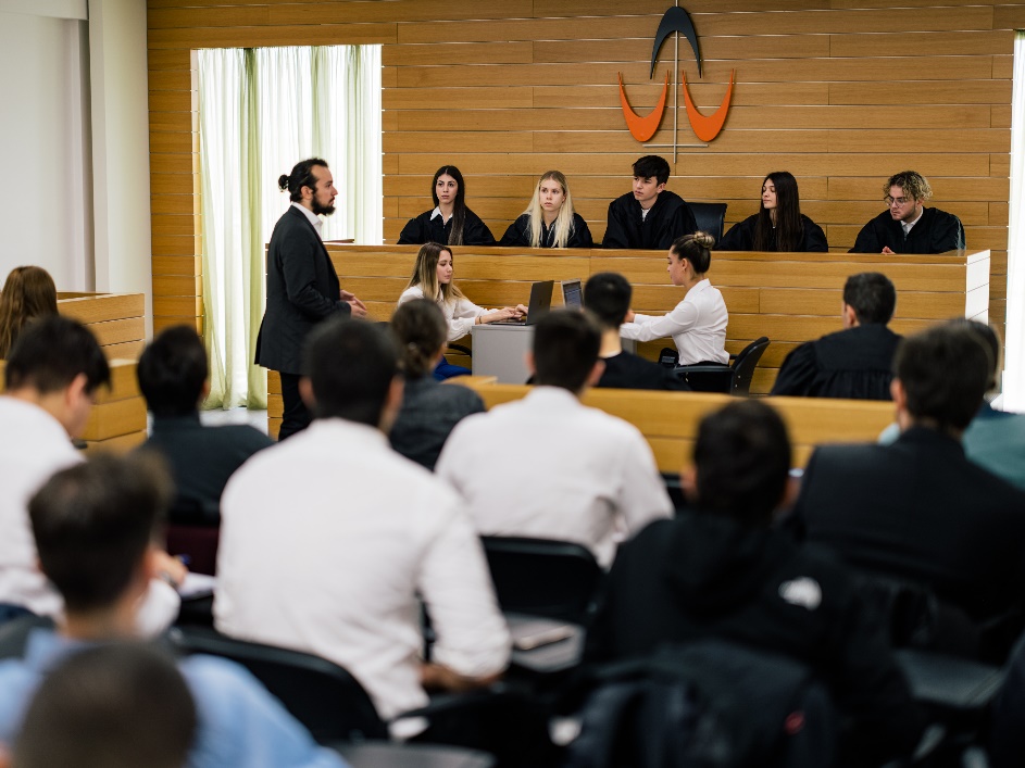 Νομικές σπουδές και ευκαιρίες καριέρας στη σύγχρονη εργασιακή πραγματικότητα-1