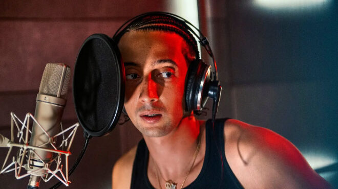 ενας-ράπερ-η-φωνή-προσφύγων-562553650