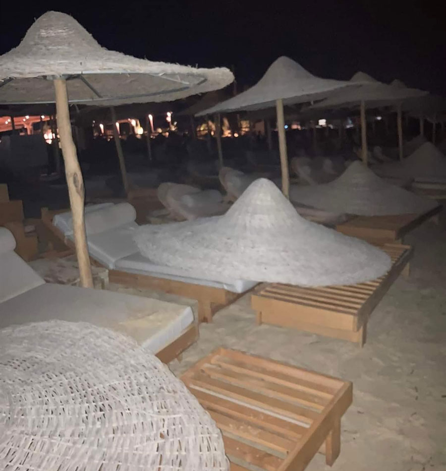 Νάξος: Εφυγαν οι ελεγκτές, επιστρέφουν οι ξαπλώστρες-1