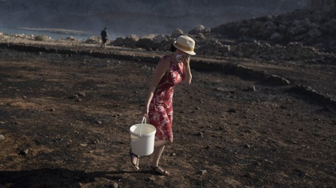 οι-ρύποι-πέφτουν-το-θερμόμετρο-ανεβαί-562555360