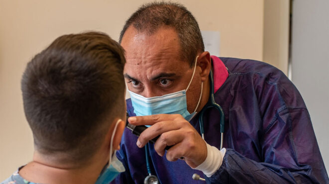 η-ζυγαριά-αρχίζει-να-γέρνει-ξανά-προς-τ-562561477