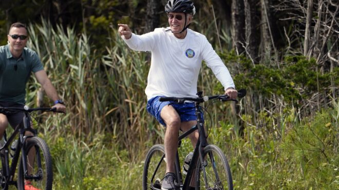 αμφίρροπη-μάχη-τραμπ-και-μπάιντεν-562549702