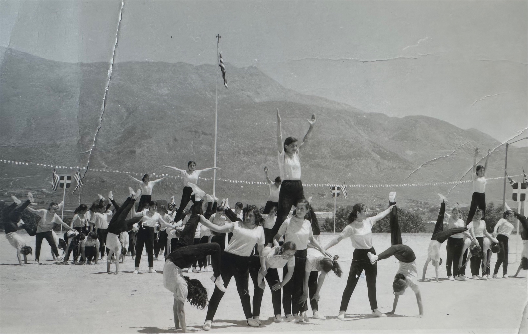 Περίμενες το επισκεπτήριο για να δεις τους γονείς σου-2