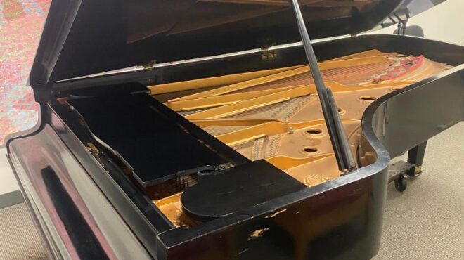 δημοπρασία-τρεις-θρύλοι-και-ένα-πιάνο-562559713