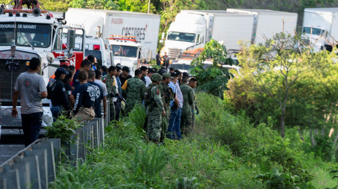 μεξικό-17-νεκροί-από-πτώση-λεωφορείου-σ-562552915