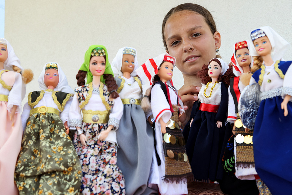 Πιστά αντίγραφα-2