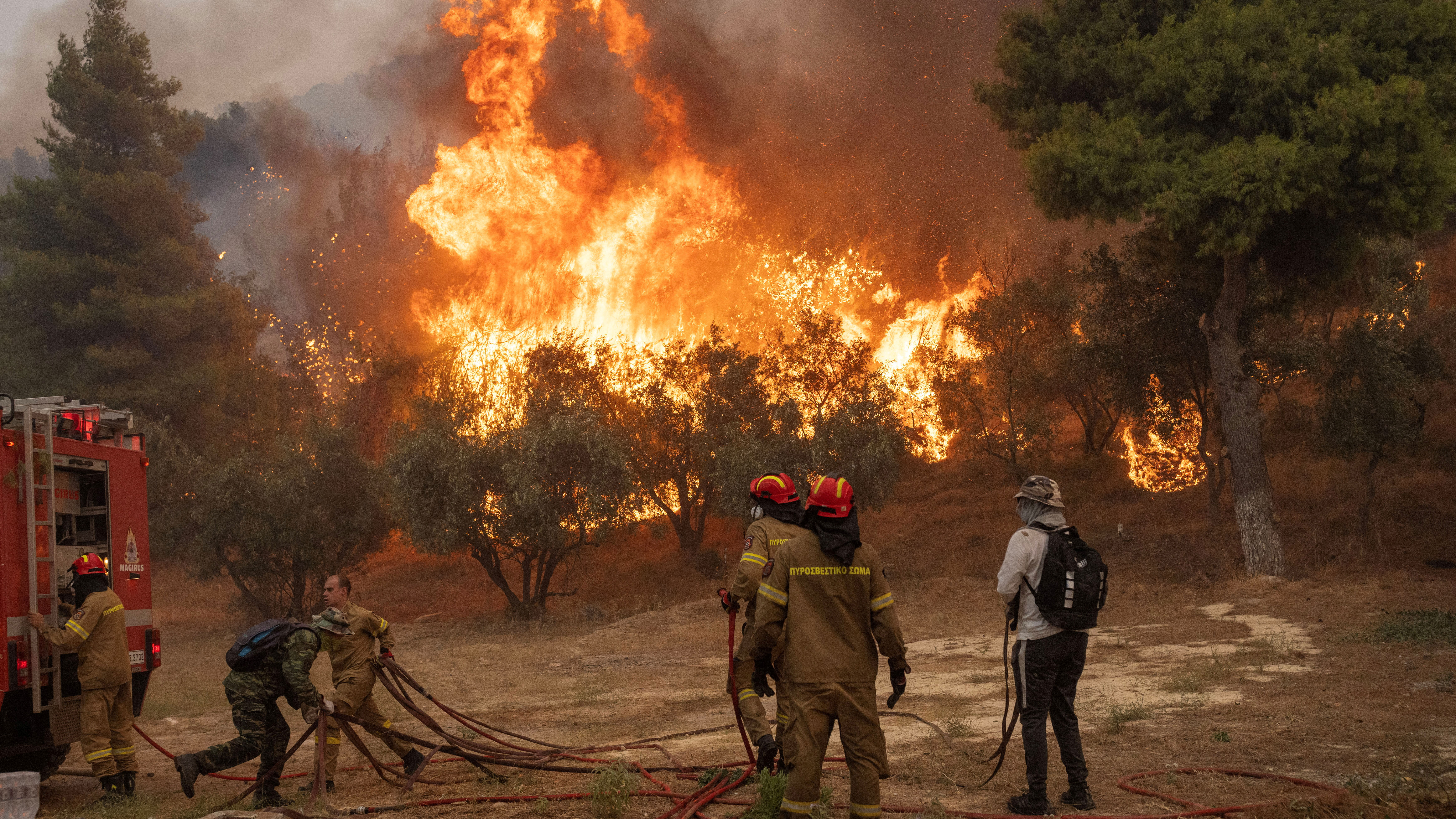 Καταστροφικές πυρκαγιές – Εικόνες από τα πύρινα μέτωπα-10