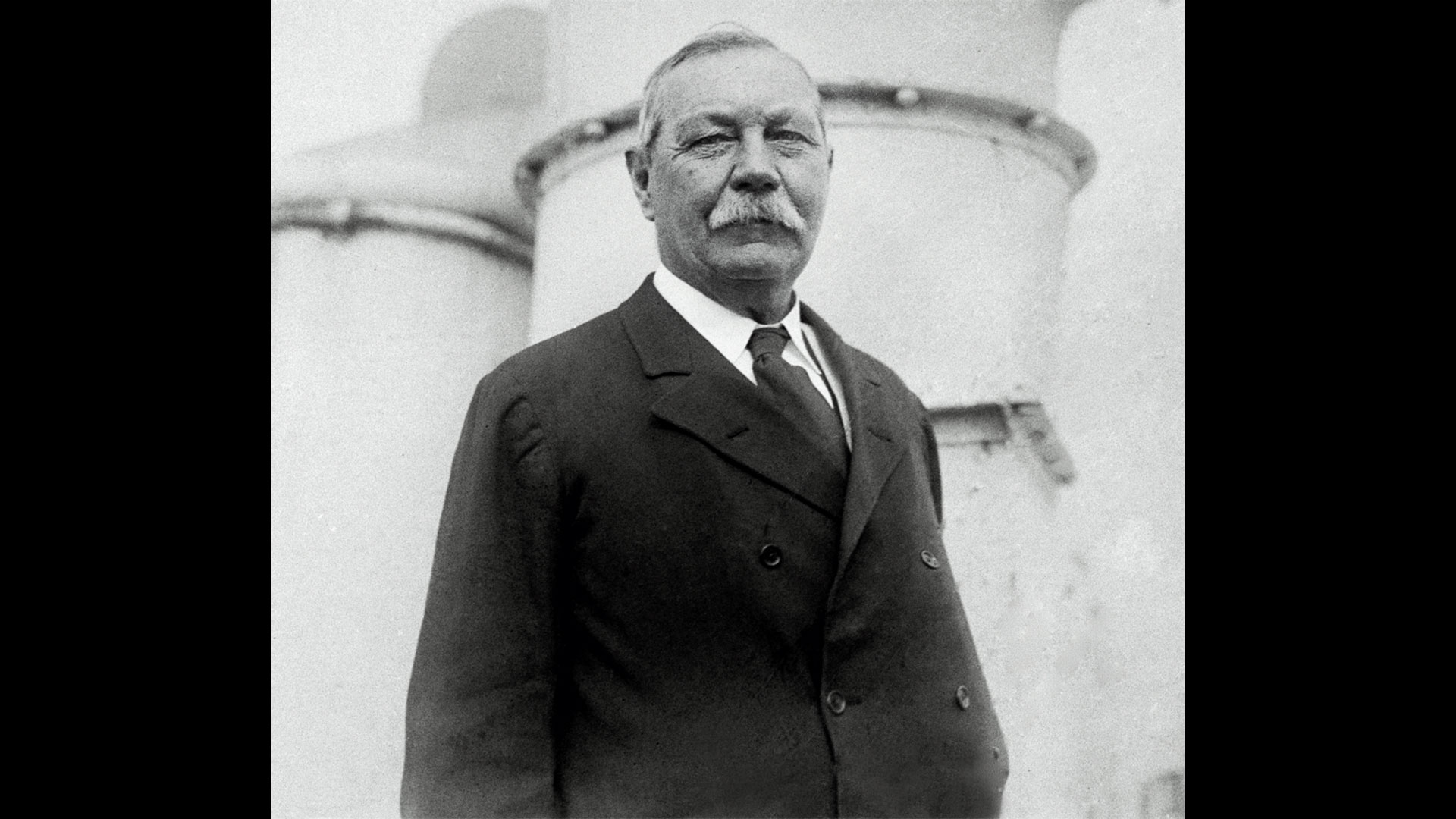 αρθουρ-κόναν-ντόιλ-ο-δημιουργός-του-σέ-562582528