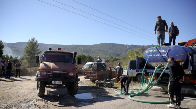 ποε-οτα-ζήτησαν-διόδια-από-υδροφόρες-562560571